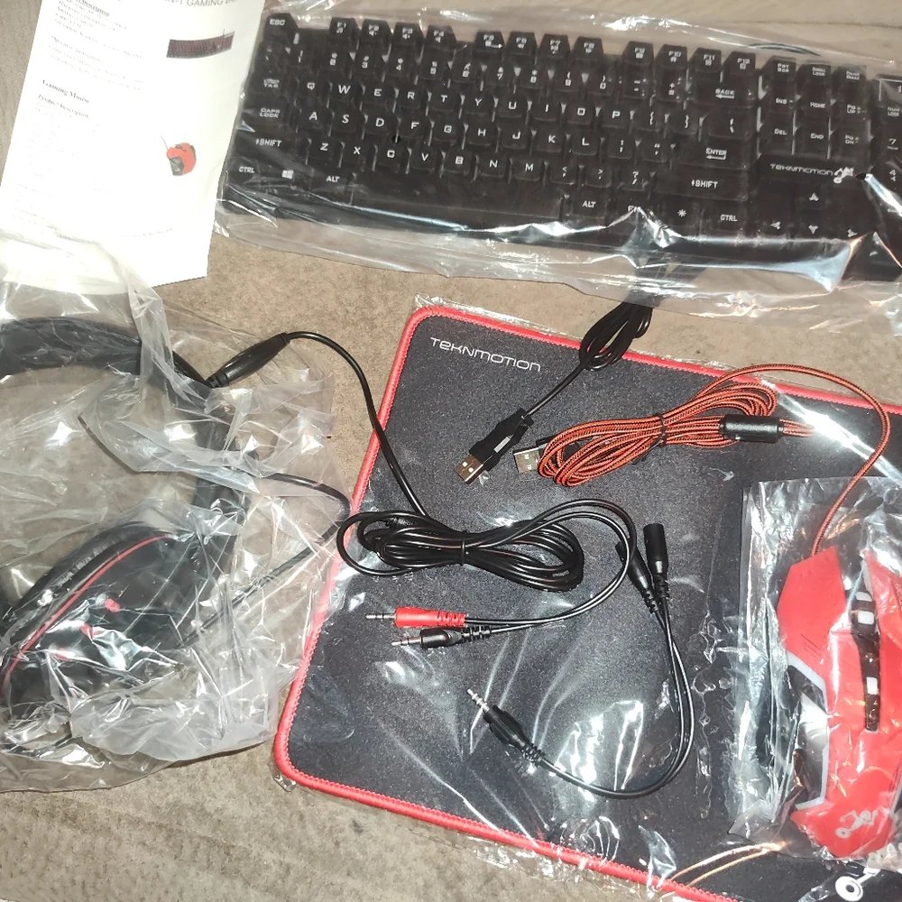 TekNmotion Nibiru 4-In-1 Gaming Bundle Keyboard Mouse Headset